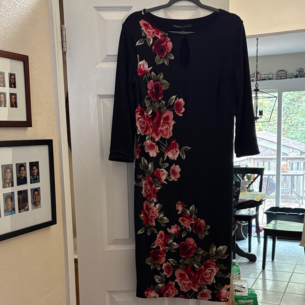 White House Black Market Black Floral Dress like new, size M